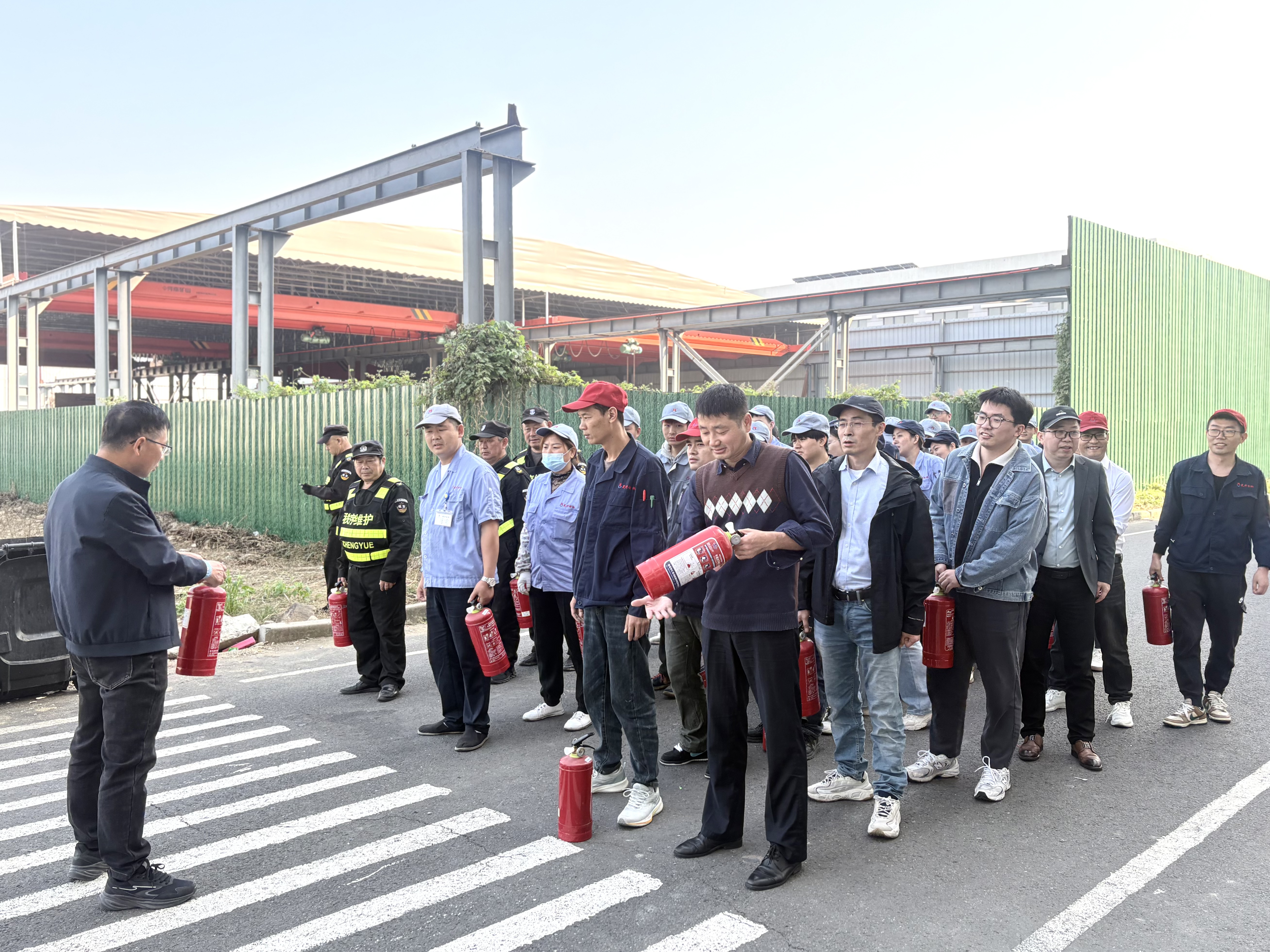Fire drills build defense lines to inspire people's safety awareness